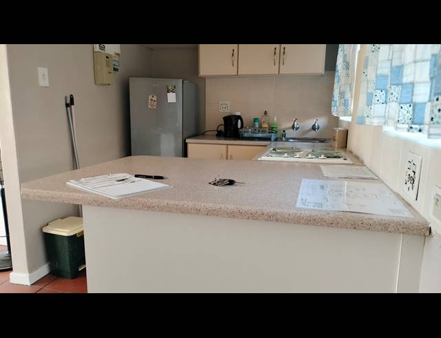 1 BEDROOM FLAT FOR SALE IN MOSSEL BAY CENTRAL